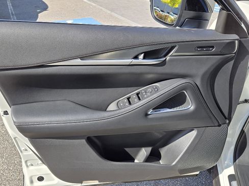 Certified 2025 INFINITI QX60 Luxe image 9