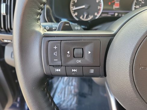 Certified 2024 Nissan Pathfinder SV FWD image 19