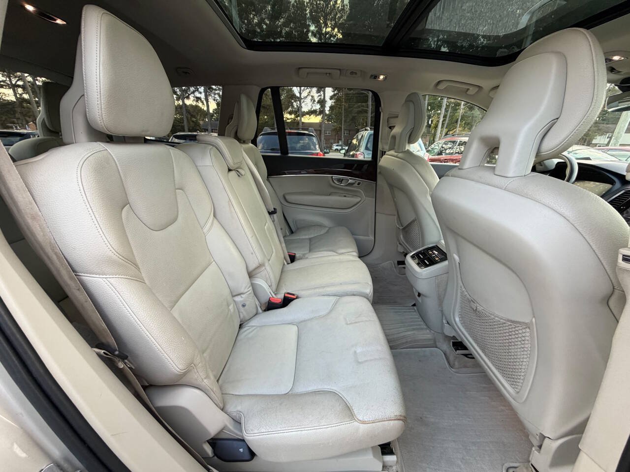 Used 2016 Volvo XC90 T6 Momentum w/ Momentum Plus Package AWD/4WD image 21