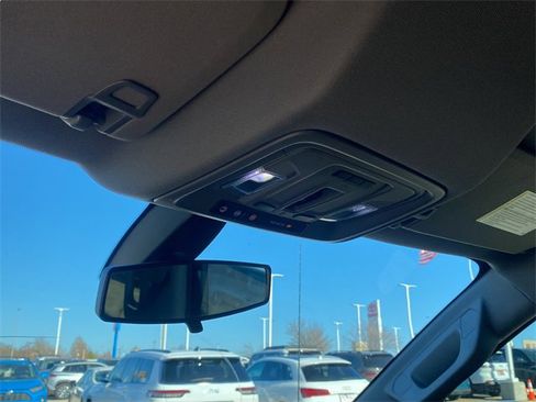 Used 2020 Chevrolet Silverado 1500 LT w/ Texas Edition image 30