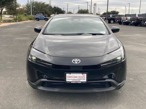 New 2026 Toyota Prius LE FWD image 2
