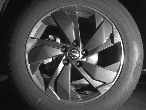 Used 2025 Nissan Rogue SV image 12