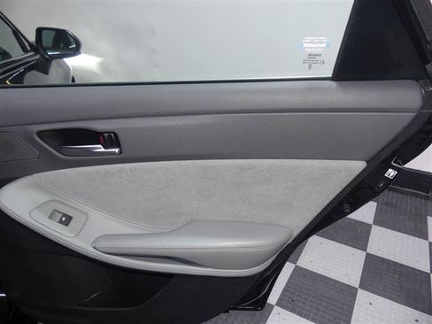 Used 2019 Toyota Avalon XSE image 26