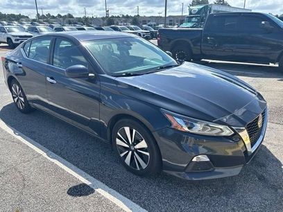 Used 2022 Nissan Altima 2.5 SV