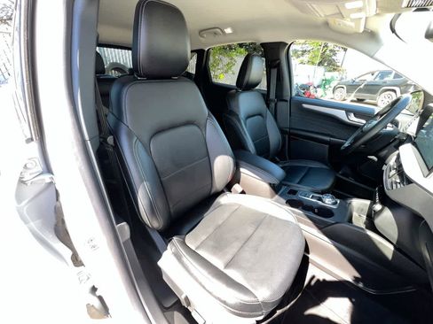 Used 2025 Ford Escape Platinum AWD/4WD image 28