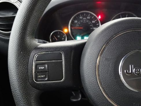 Used 2018 Jeep Wrangler Unlimited Sport AWD/4WD image 25