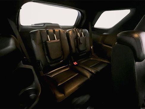 Used 2016 Ford Explorer XLT w/ Equipment Group 202A image 26