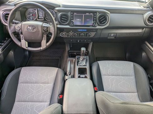 Used 2022 Toyota Tacoma TRD Off-Road image 21