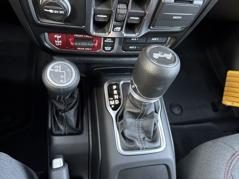 New 2026 Jeep Wrangler Unlimited Rubicon w/ Dual Top Group image 17