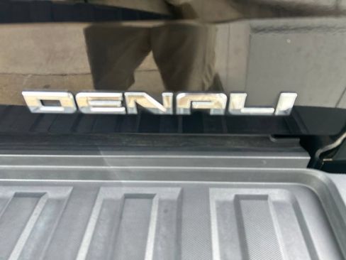 Used 2018 GMC Sierra 2500 Denali w/ Duramax Plus Package AWD/4WD image 35