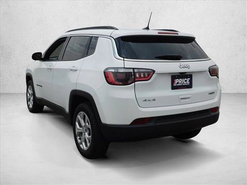 Used 2024 Jeep Compass Latitude AWD/4WD image 13