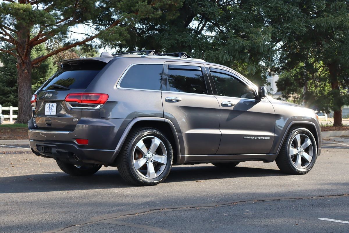 Used 2014 Jeep Grand Cherokee Overland w/ Advanced Technology Group AWD/4WD image 5