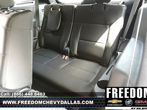 Used 2023 Ford Explorer XLT AWD/4WD image 11