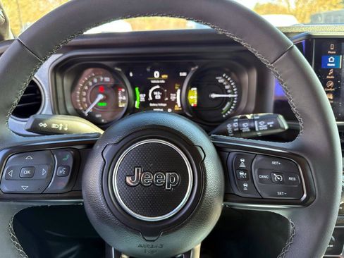 Used 2025 Jeep Wrangler Unlimited Sport S 4xe AWD/4WD image 12