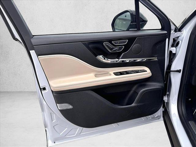 Used 2025 Lincoln Corsair Reserve FWD image 17