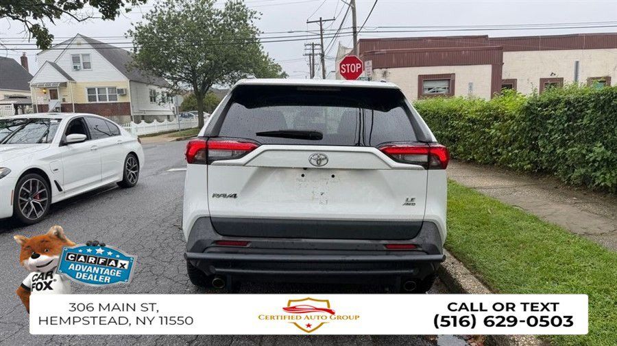 Used 2020 Toyota RAV4 LE AWD/4WD image 6