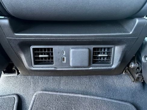Used 2025 GMC Sierra 1500 SLT AWD/4WD image 13