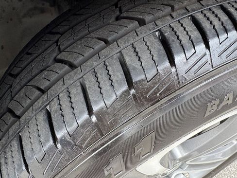 Used 2018 Mercedes-Benz GLC 300 4MATIC w/ Premium Package image 17