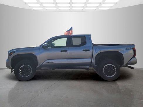 Used 2025 Toyota Tacoma TRD Off-Road w/ TRD Off Road Upgrade Package AWD/4WD image 7