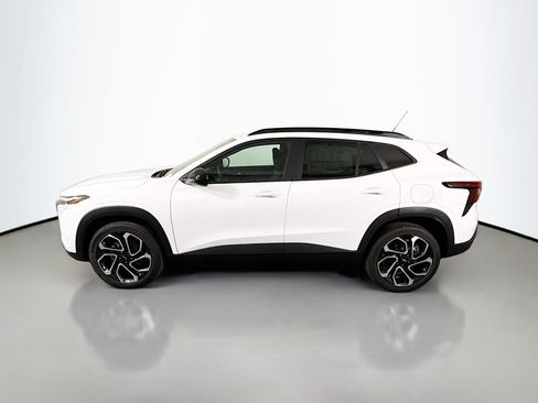New 2026 Chevrolet Trax RS w/ Sunroof Package FWD image 4