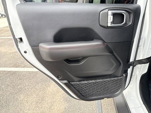 Used 2018 Jeep Wrangler Unlimited Rubicon image 23