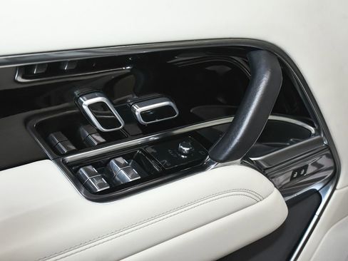 Used 2023 Land Rover Range Rover SE AWD/4WD image 10