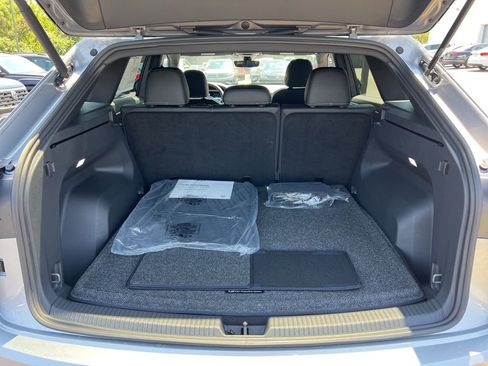 New 2026 Volkswagen Atlas Cross Sport SE FWD image 13