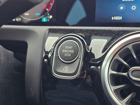 New 2025 Mercedes-Benz CLA 250 4MATIC image 34