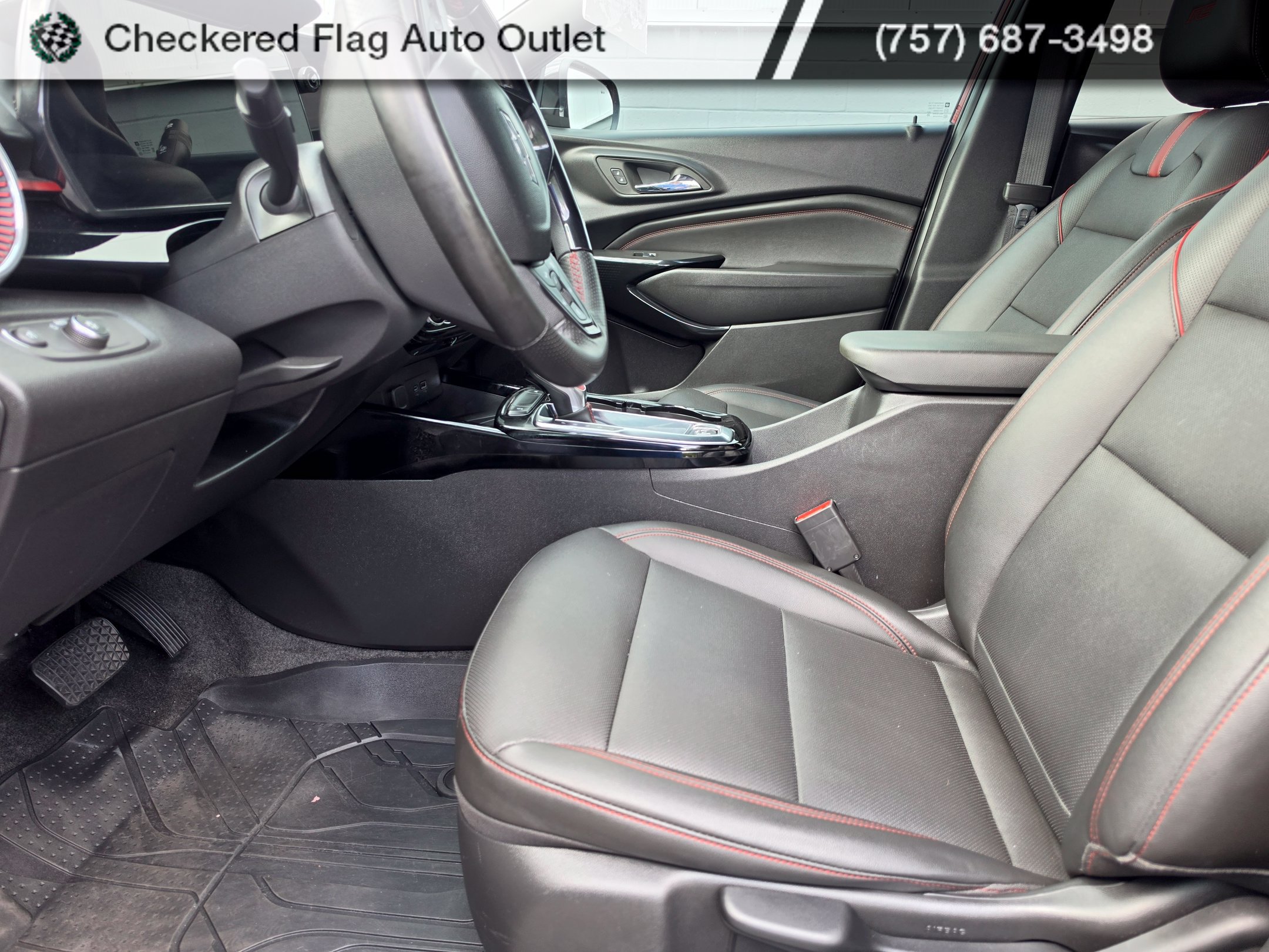 Used 2024 Chevrolet Trax RS w/ Sunroof Package FWD image 19