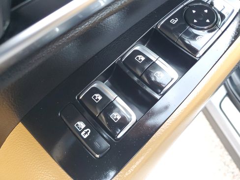 Certified 2022 Kia Telluride SX w/ Towing Package image 17