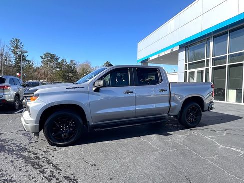 Used 2024 Chevrolet Silverado 1500 Custom w/ Dark Appearance Package image 5