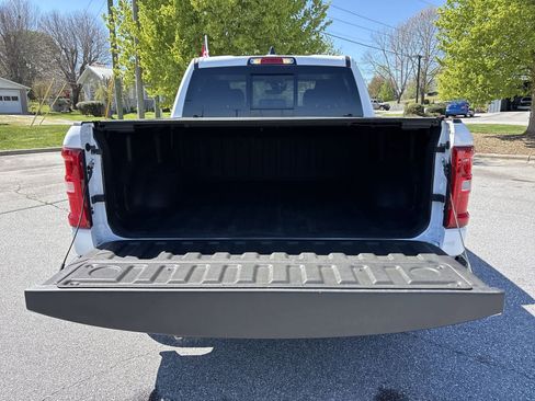 Used 2025 RAM 1500 Laramie AWD/4WD image 26