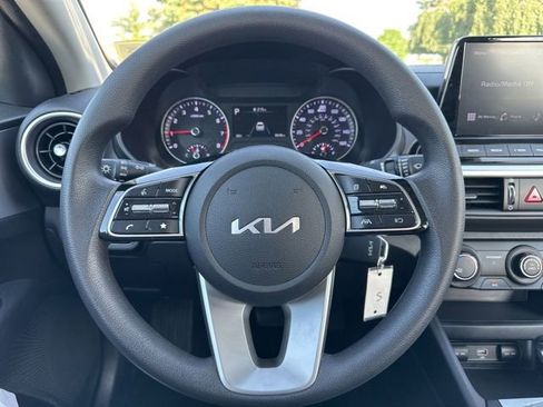 Used 2022 Kia Forte LXS FWD image 21