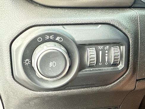 Used 2018 Jeep Wrangler Unlimited Sport image 11