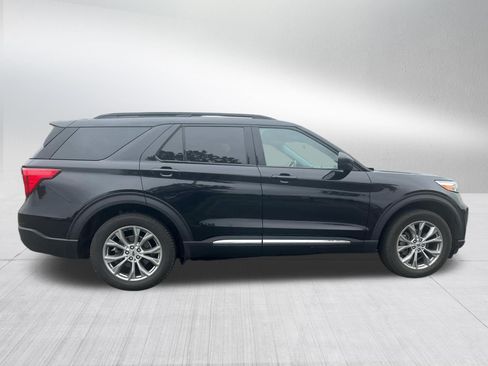 Used 2022 Ford Explorer XLT AWD/4WD image 8