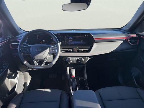 Used 2025 Chevrolet TrailBlazer RS w/ Driver Confidence Package image 14