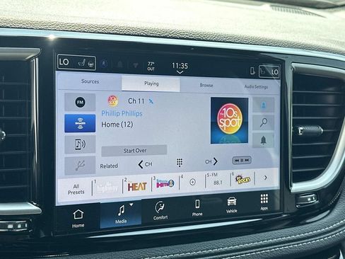 New 2026 Chrysler Pacifica Select w/ S Appearance Package FWD image 3