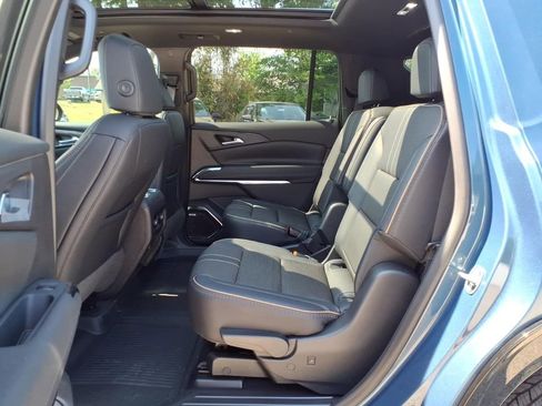 New 2026 Chevrolet Traverse High Country FWD image 14