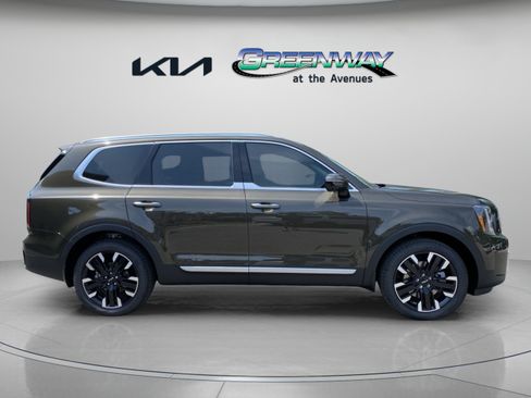 Certified 2025 Kia Telluride SX FWD image 5