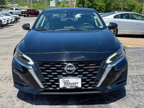 Used 2024 Nissan Altima 2.5 SV FWD image 11