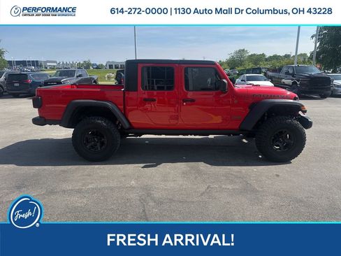 Used 2024 Jeep Gladiator Mojave w/ Technology Group AWD/4WD image 3