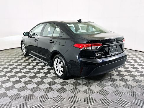 Used 2025 Toyota Corolla LE image 5