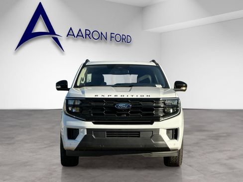 New 2025 Ford Expedition Active image 8