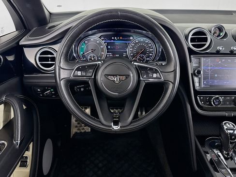 Used 2018 Bentley Bentayga Activity image 4