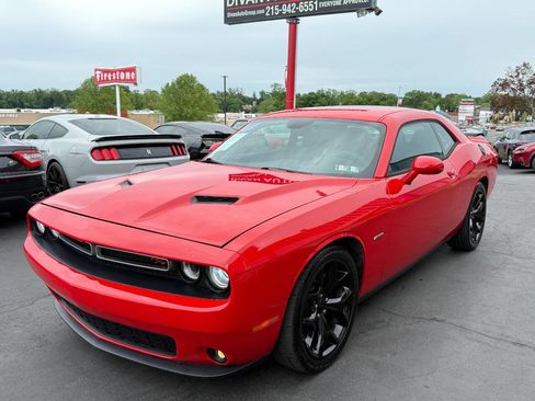 Used 2015 Dodge Challenger R/T w/ Quick Order Package 22B R/T RWD image 4