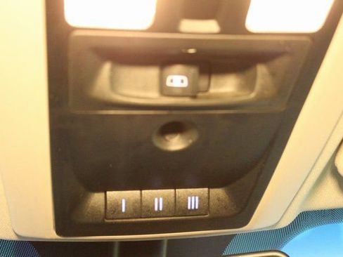 Used 2019 RAM 1500 Classic SLT w/ SLT Plus D￩cor Group image 25