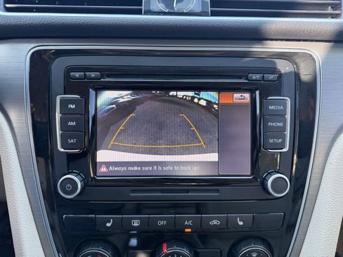 Used 2014 Volkswagen Passat 1.8T SE image 16