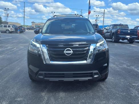 Used 2024 Nissan Pathfinder SV w/ SV Premium Package AWD/4WD image 2