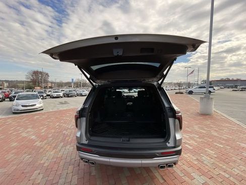 Used 2026 Chevrolet Traverse LT FWD image 33