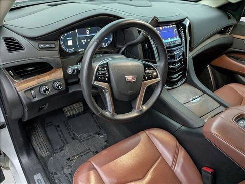 Used 2017 Cadillac Escalade Premium Luxury w/ LPO, Radiant Package image 10